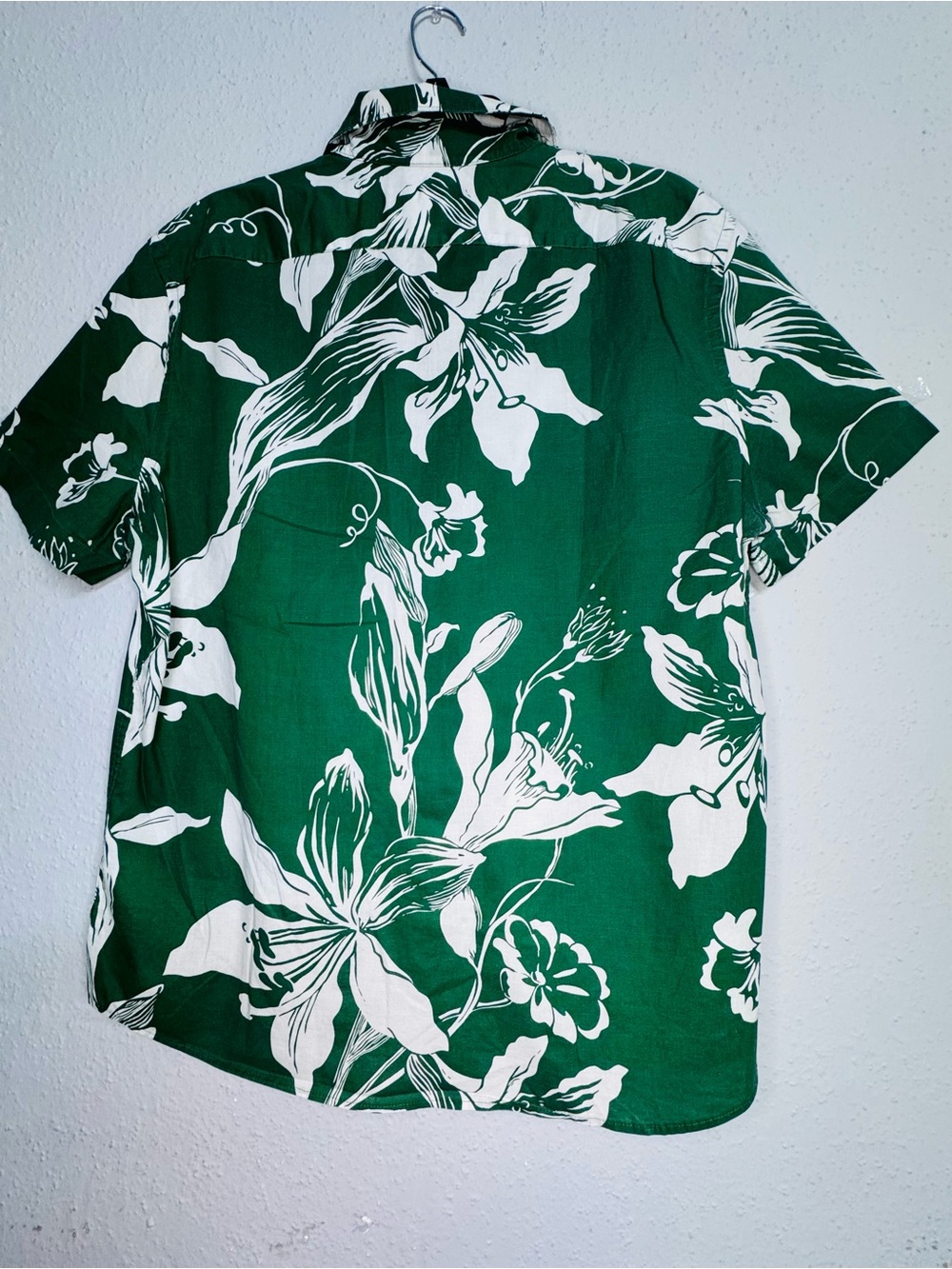Express Green Floral Short-Sleeve Button-Down Shirt - Picture 8 of 8